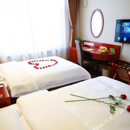 Greentree Inn Bole Wanxianghui Express Hotel Esterno foto