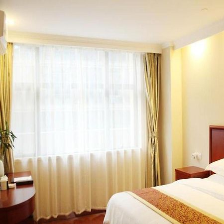 Greentree Inn Bole Wanxianghui Express Hotel Esterno foto