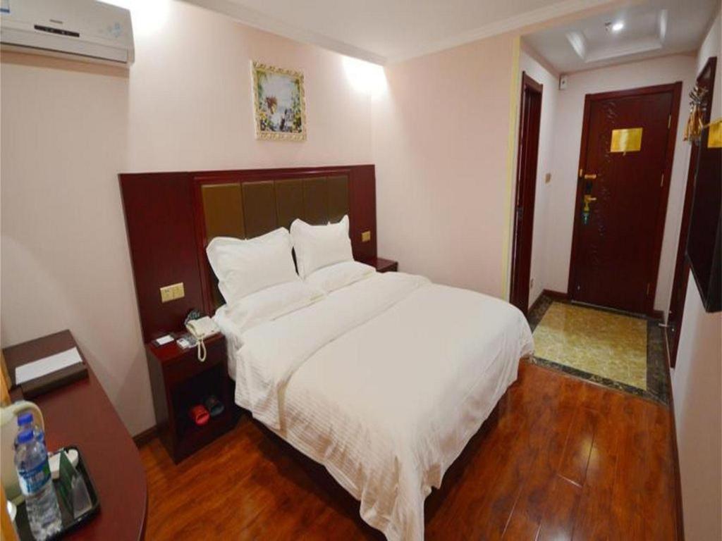 Greentree Inn Bole Wanxianghui Express Hotel Esterno foto